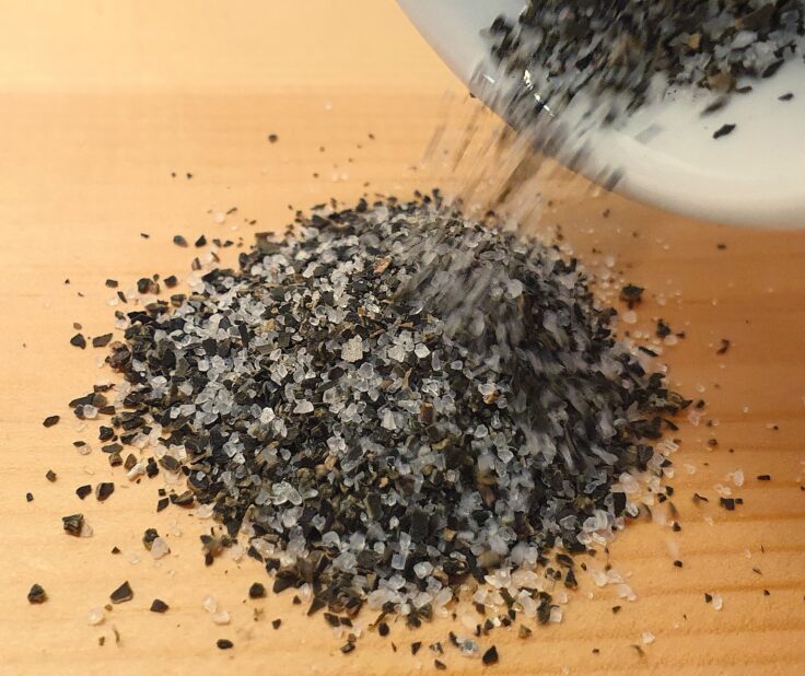 Salt blended with wrack seaweed for use in sodium replacement